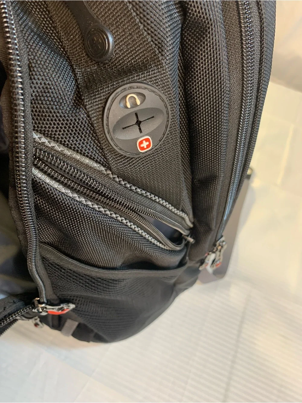 Uline Swiss Gear Black and Gray Men's Backpack - Durable Travel & Work Bag. EC